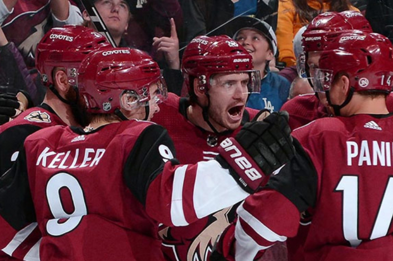 Hockey Fans! Stay Close To All The Action At The Wigwam & Save Up to 20%